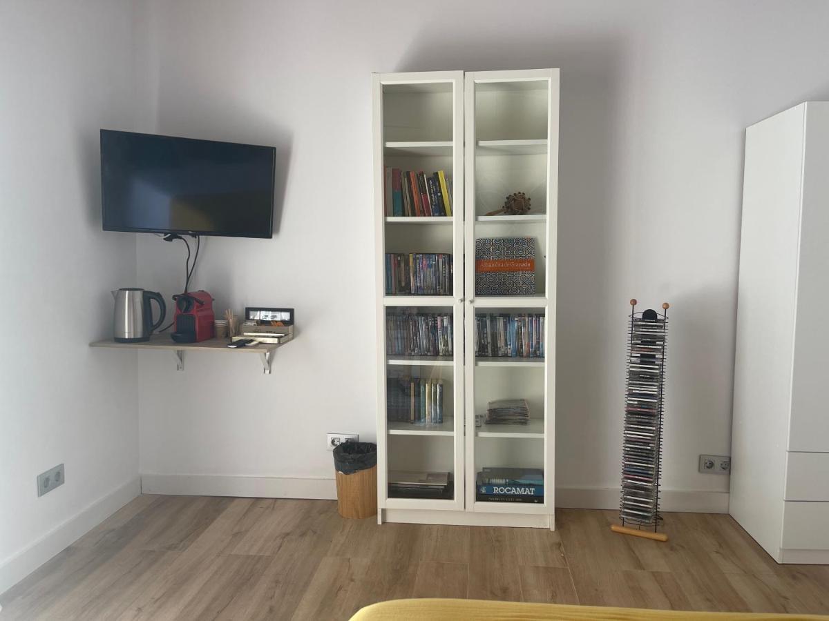 Homestay Habitacion Con Bano Privado Frente A La Piscina, Maximo 2 Personas, No Es La Casa Completa San Vicente Raspeig